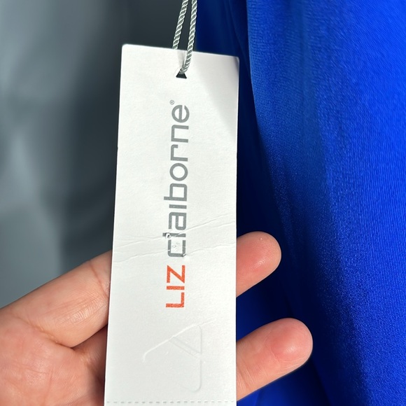 Liz Claiborne woman’s blouse blue sleeveless gold zipper in the back size XS - Picture 6 of 7